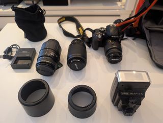 Cámara Nikon D3300 + 3 Lentes + Flash + Mochila