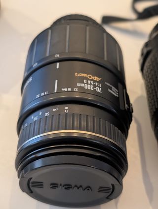 Cámara Nikon D3300 + 3 Lentes + Flash + Mochila