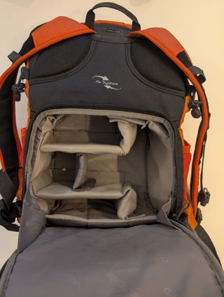 Cámara Nikon D3300 + 3 Lentes + Flash + Mochila