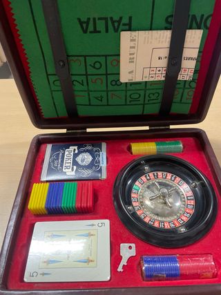 Estuche de piel con Juegos Reunidos Póker Ruleta