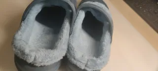 Zapatillas de estar por casa azules y grises