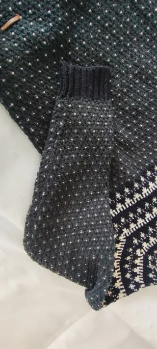 Jersey Pull&Bear azul oscuro y verde oscuro