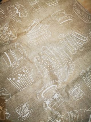 Mantel Hule Estampado Café 340x53cm