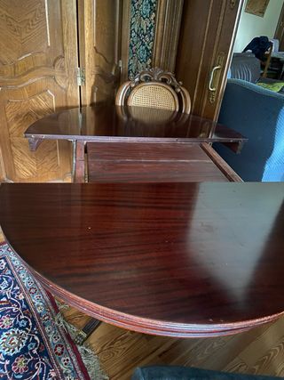 Mesa redonda de madera extensible