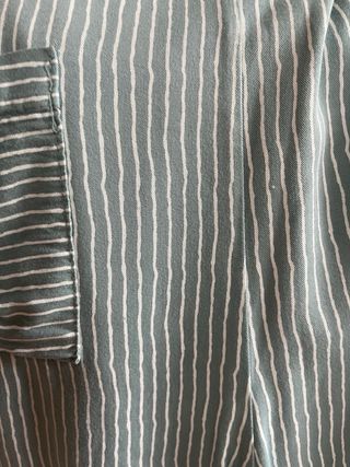 Mono a rayas azul y blanco