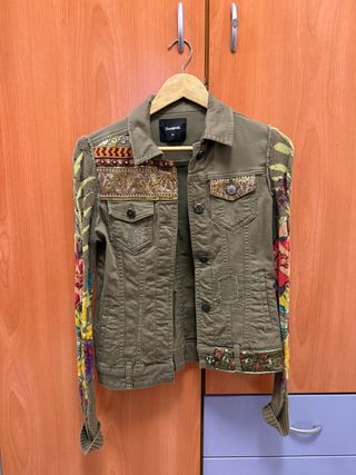 Cazadora Desigual verde militar Talla S