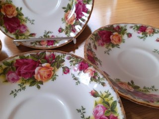 4 platos de 14 cm Royal Albert Old Country Roses
