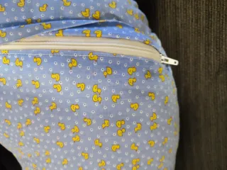 Cojín de lactancia estampado patitos