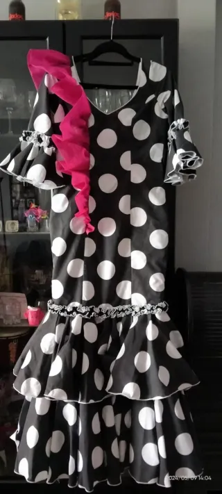 Traje de flamenca lunares, feria romerías