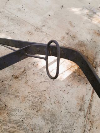 Sembradora antigua de metal