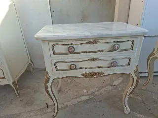 Muebles de dormitorio antiguos beige y oro