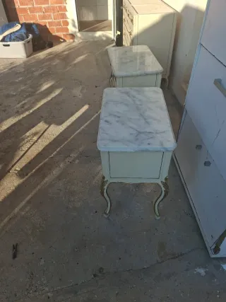 Muebles de dormitorio antiguos beige y oro