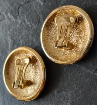 Pendientes clip vintage Balenciaga dorado y crema