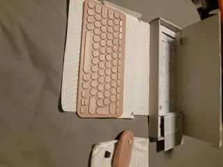 Teclado y Ratón Inalámbricos Logitech Pebble Combo