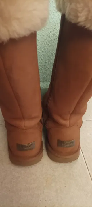 Botas UGG Marrones con Borrego