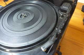 Mini cadena Sanyo DCX W8 con tocadiscos