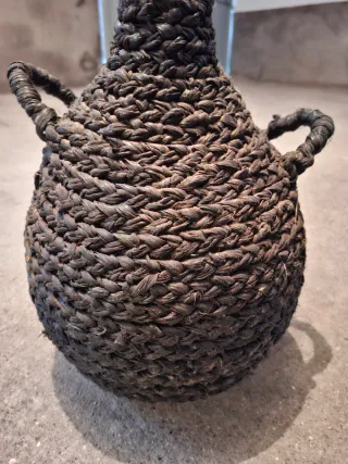 Garrafa antigua de vino con asas