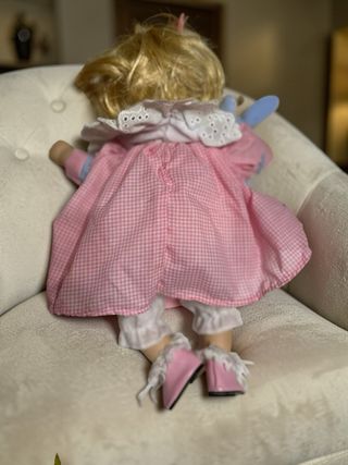 Muñeca Porcelana Musical Vestido Rosa Peluche