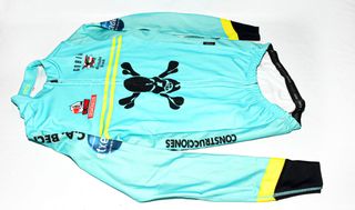 CONJUNTO ROPA CICLISMO GOBIK 4 PIEZAS
