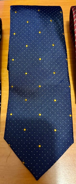 Pack 4 CORBATAS Marca FENDI y Más (NUEVAS)