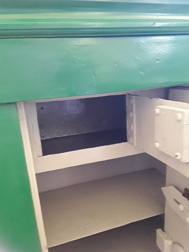Caja Fuerte Antigua Verde