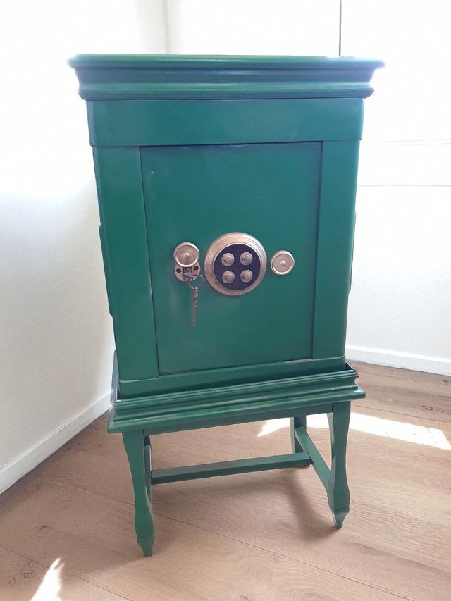 Caja Fuerte Antigua Verde