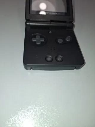 Nintendo Game Boy SP Negra + Cargador