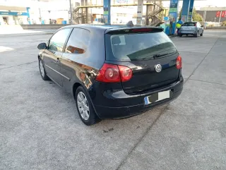 Volkswagen Golf 2004