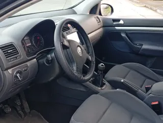 Volkswagen Golf 2004