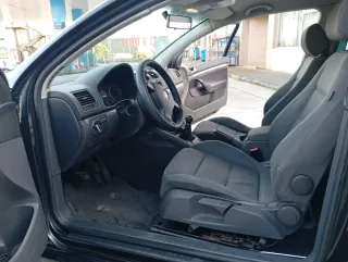 Volkswagen Golf 2004