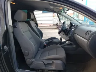 Volkswagen Golf 2004