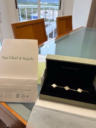Pulsera Van Cleef & Arpels Dorada