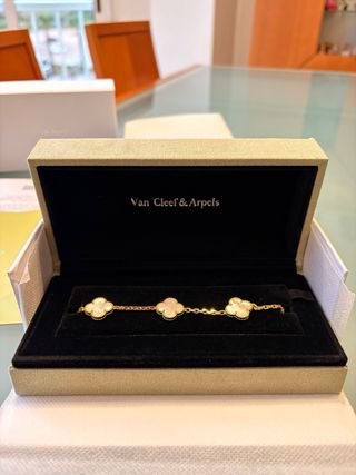 Pulsera Van Cleef & Arpels Dorada