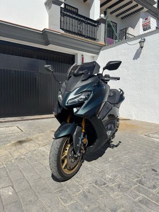 Yamaha TMAX 560 tech max Maxi-Scooter