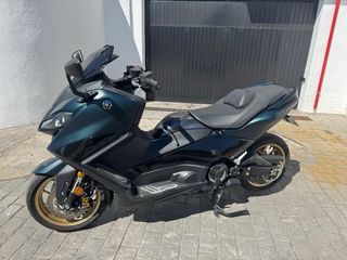 Yamaha TMAX 560 tech max Maxi-Scooter