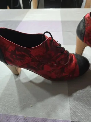 Zapatos Flamenco Tacón Rojo y Negro