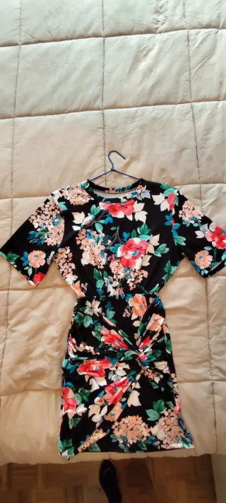 Vestido estampado floral negro