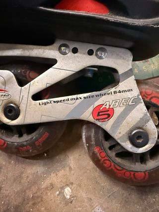 Patines en línea negros y rojos talla 43