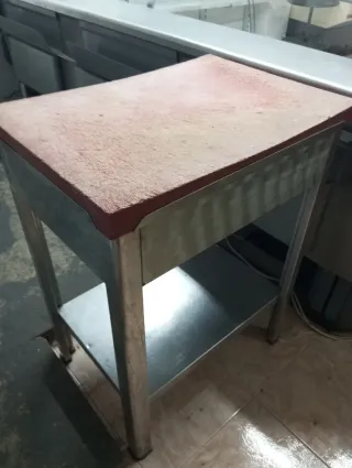 Vitrina Carnicería y Charcutería y mesa de corte