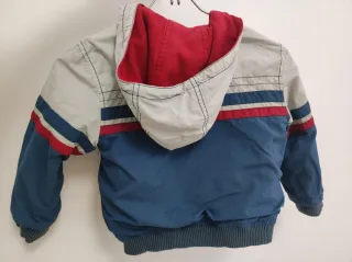 Casaco infantil vermelho com leão