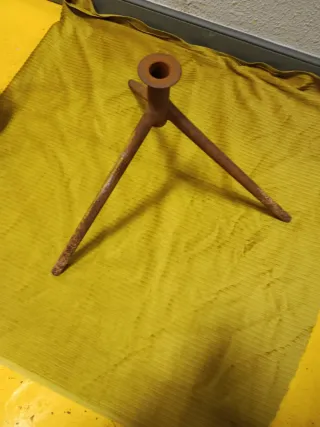 ANTIGUO TABURETE - ASIENTO DE TRACTOR METÁLICO