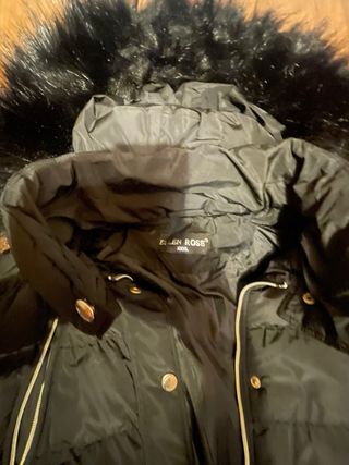 Giubbotto donna con cappuccio pelliccia nero