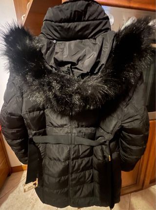 Giubbotto donna con cappuccio pelliccia nero