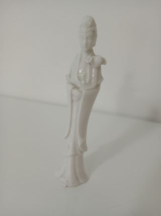 Statuetta Guanyin Porcellana Blanc de Chine Cina