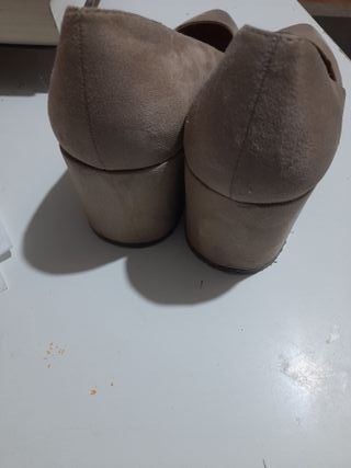 Zapatos de salón beige talla 38