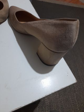 Zapatos de salón beige talla 38
