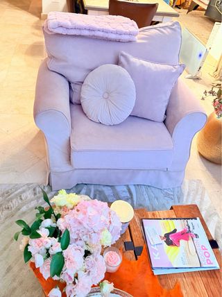 Sofá y sillón rosa