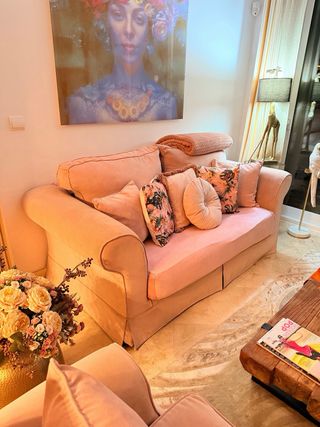 Sofá y sillón rosa