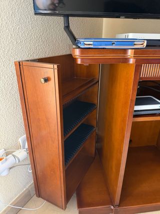 Mueble de salón de madera