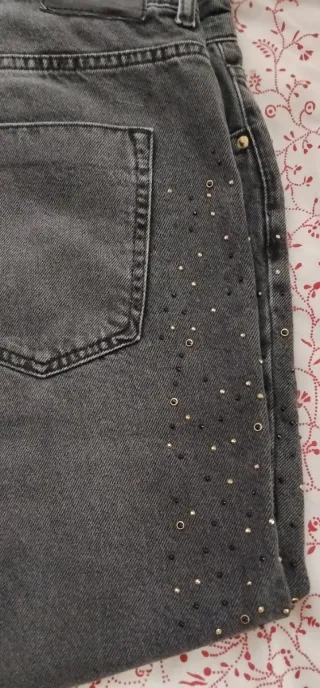Vaqueros Zara negro con tachuelas